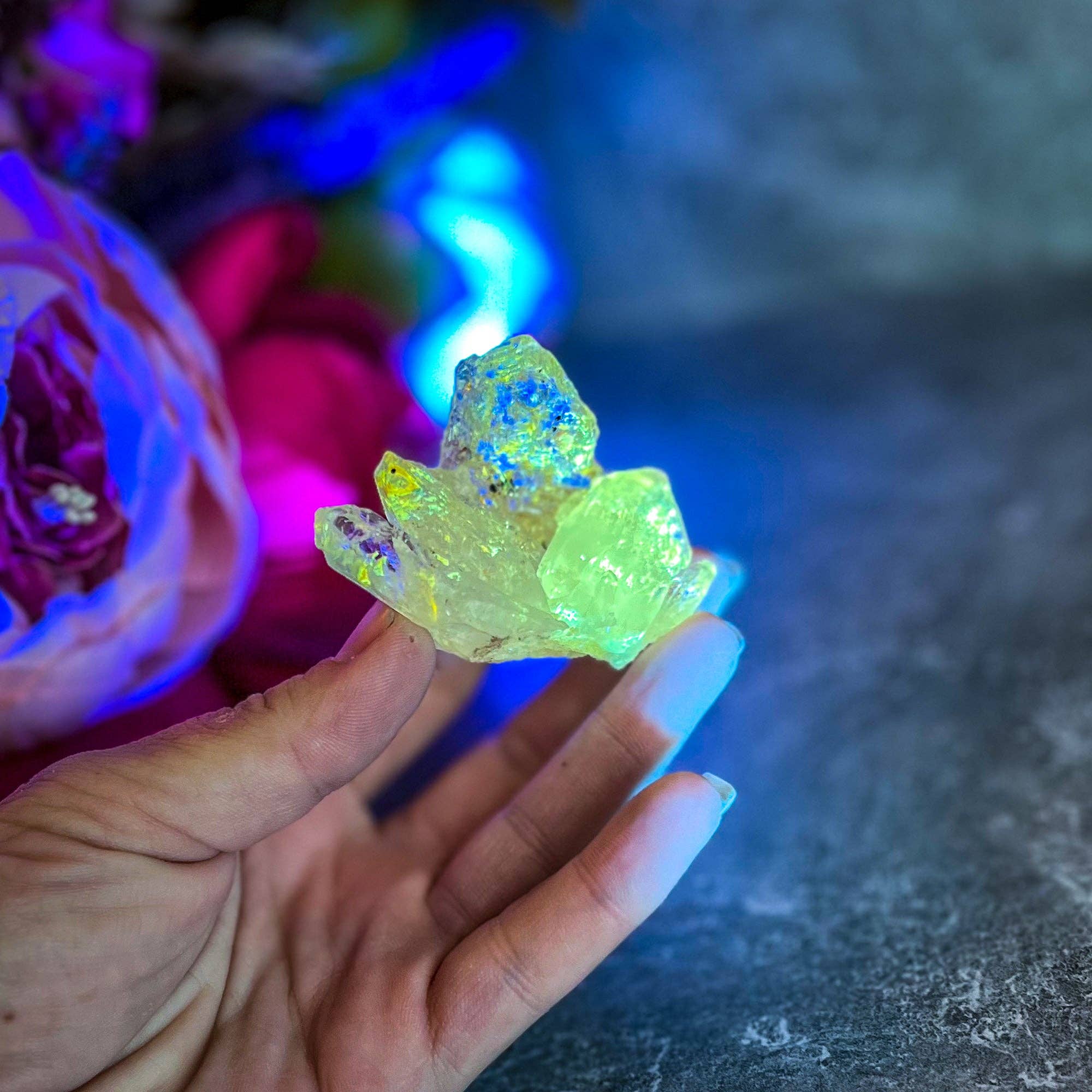 Firefly Petroleum Quartz Specimens Bulk UV Reactive Crystals: 1-2.99 grams