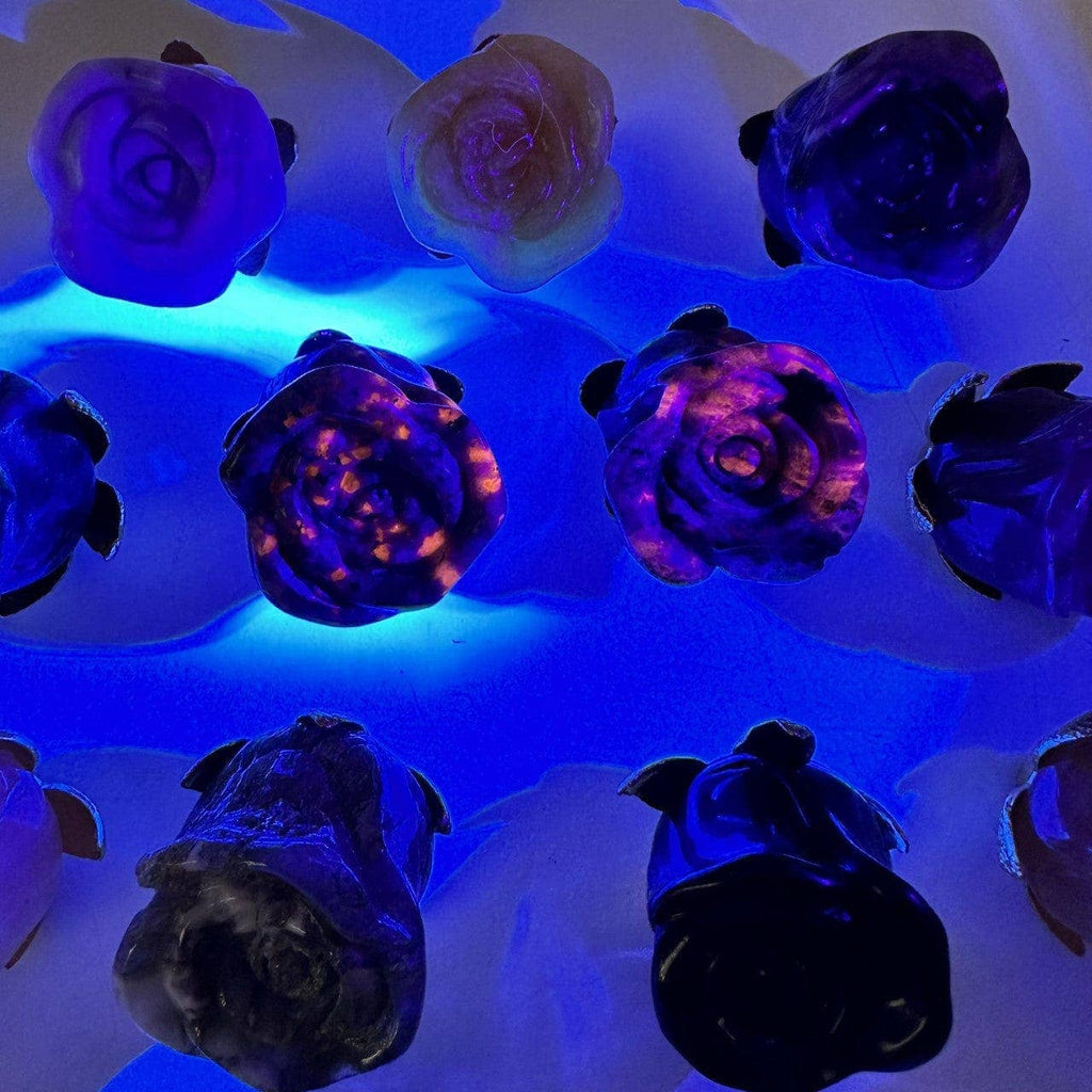 Crystal Rose - Carved Stone -: Yooperlite / Gold