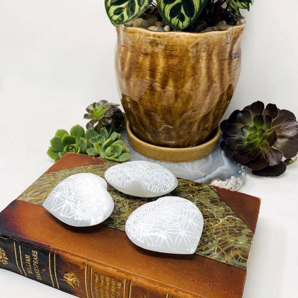 Selenite Crystal Stone Heart - Engraved Eye Pattern Charging
