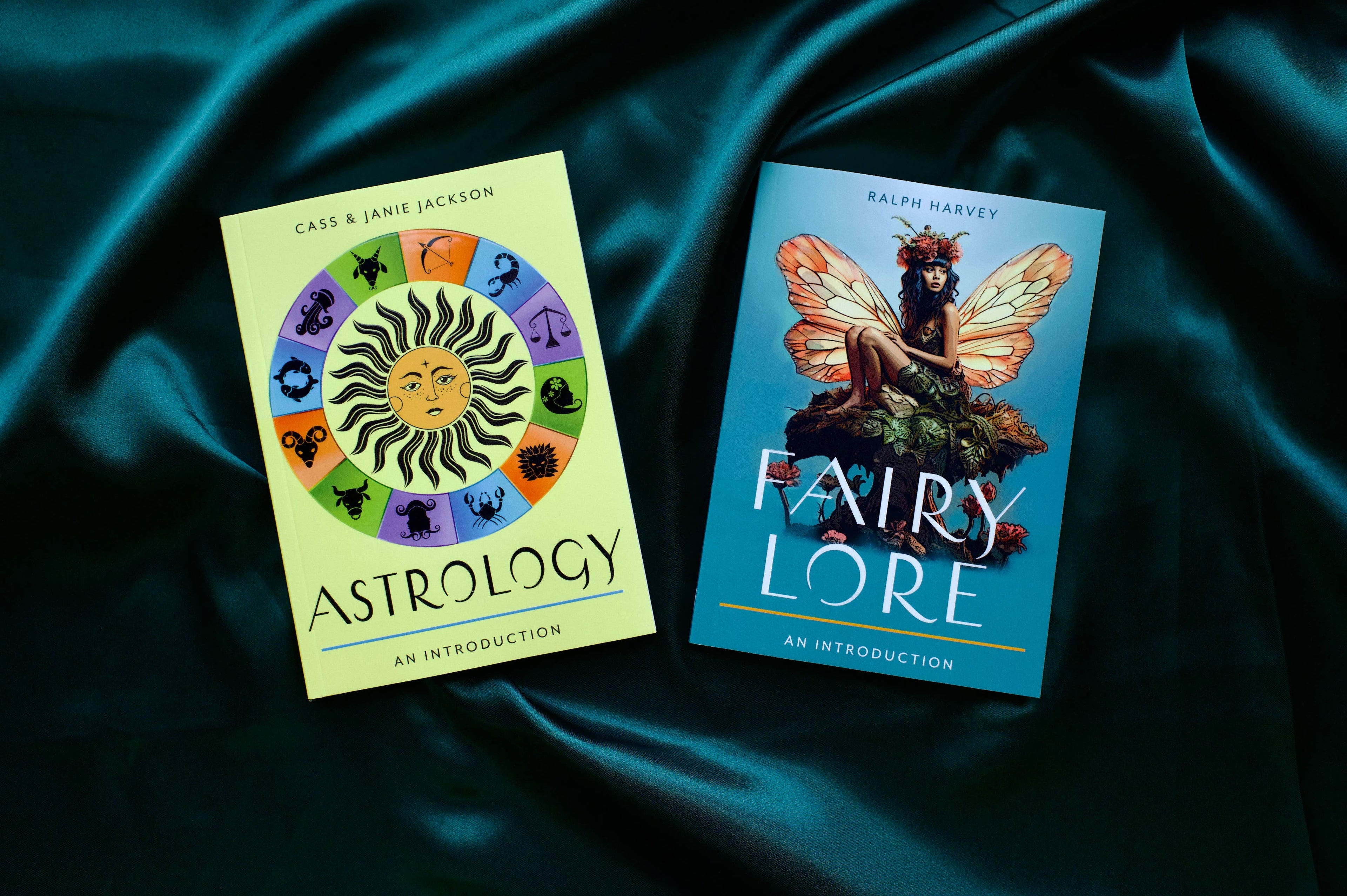 Astrology: Your Plain & Simple Guide to the Zodiac