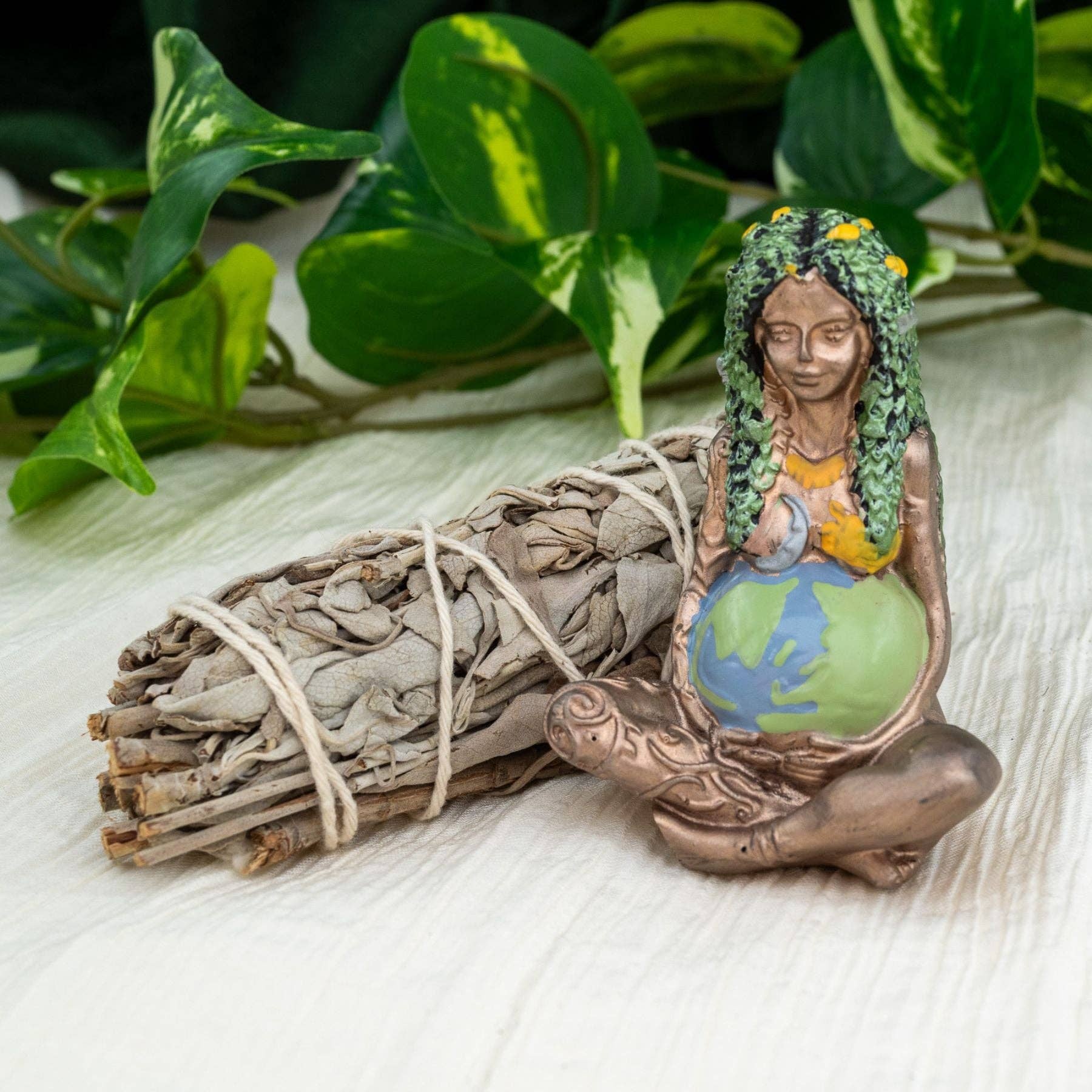Goddess Gaia Statue: Millyear Mother Earth: Small