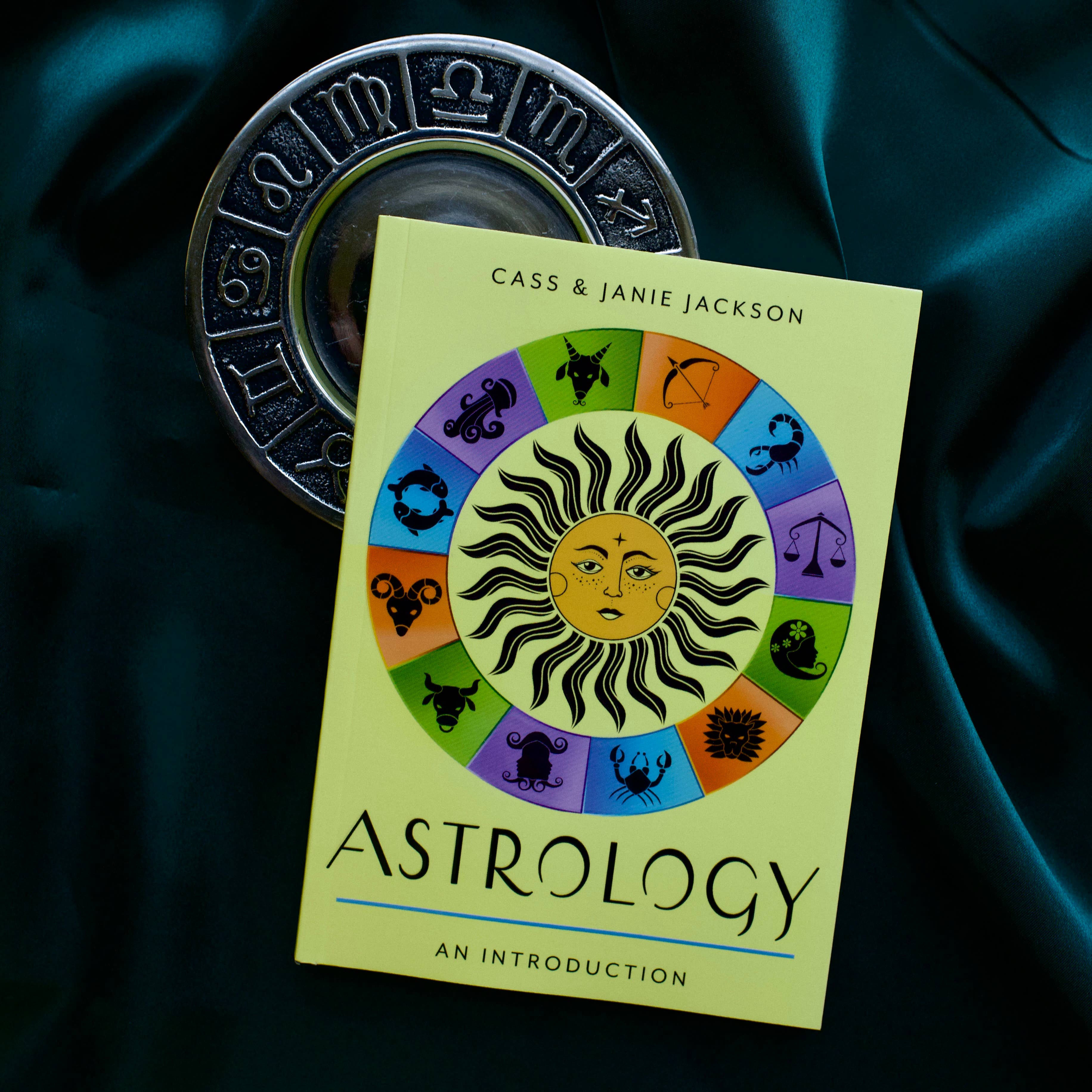Astrology: Your Plain & Simple Guide to the Zodiac