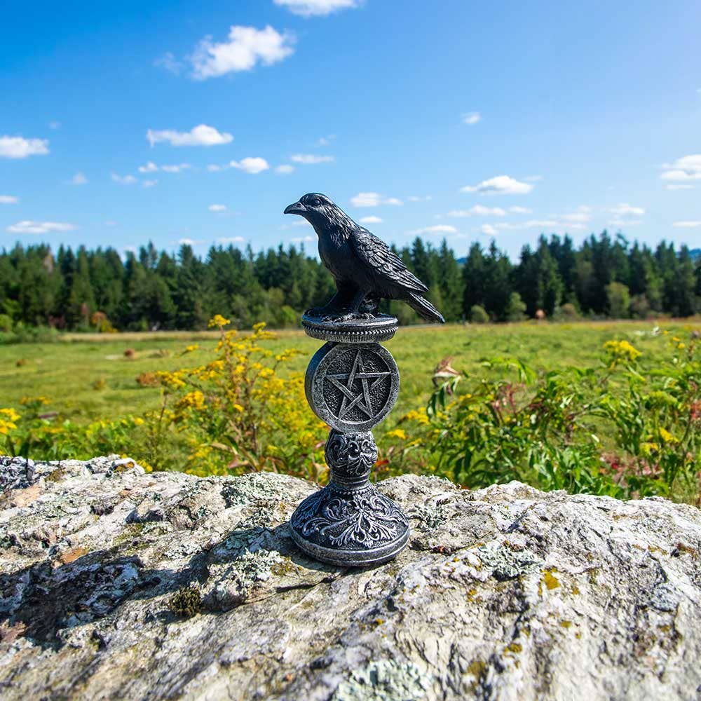 Polyresin Raven Figurine On Pentacle Pedestal Antique Silver: Polyresin