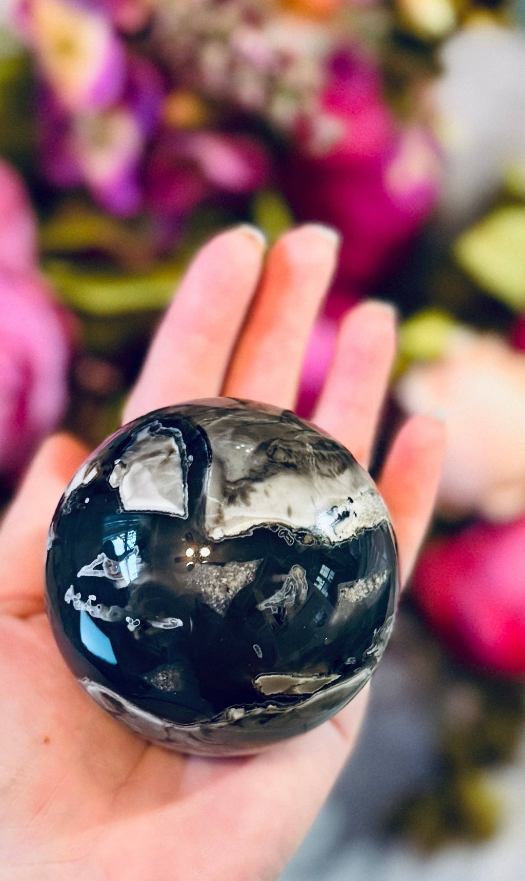 Volcano Agate Crystal Spheres, UV Fluorescent Crystal Balls: 350-399 Grams