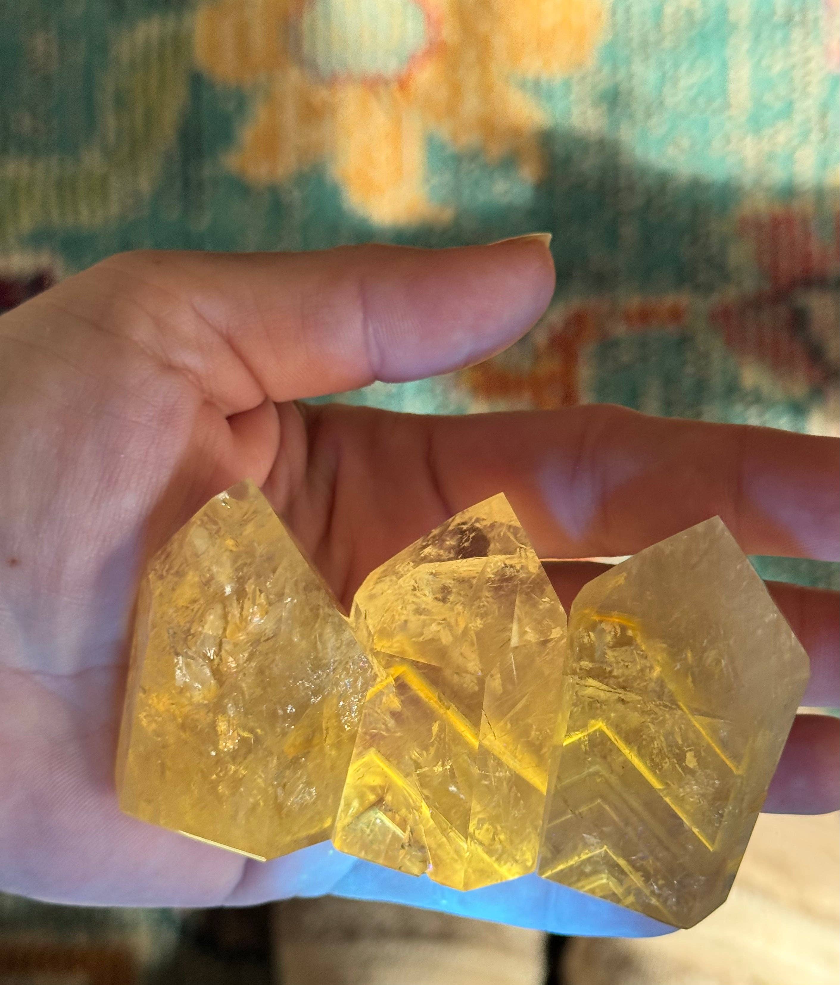 RARE Phantom Powellite UV Reactive Tower Fluorescent Crystal: 41-50 gram Powellite Tower