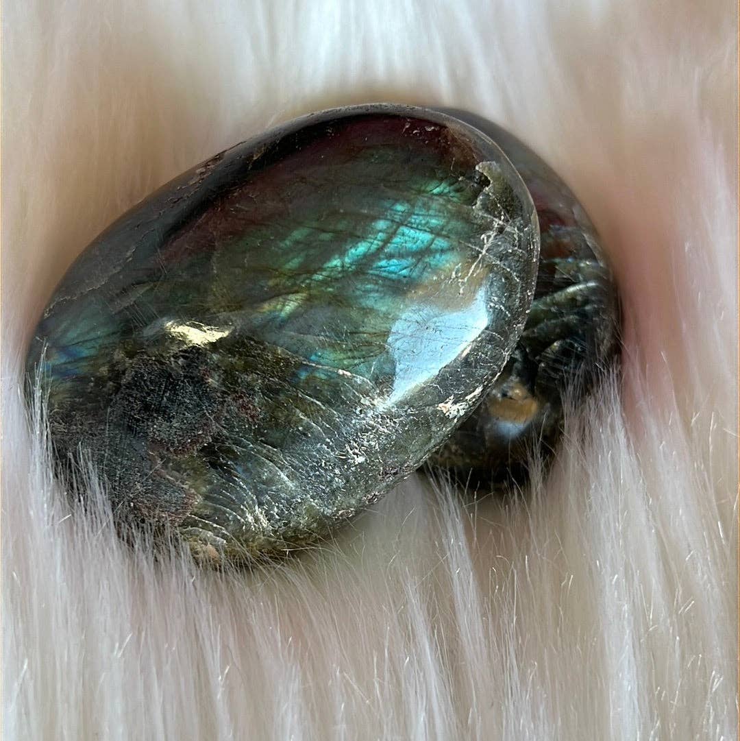 Labradorite tumble stone: Large