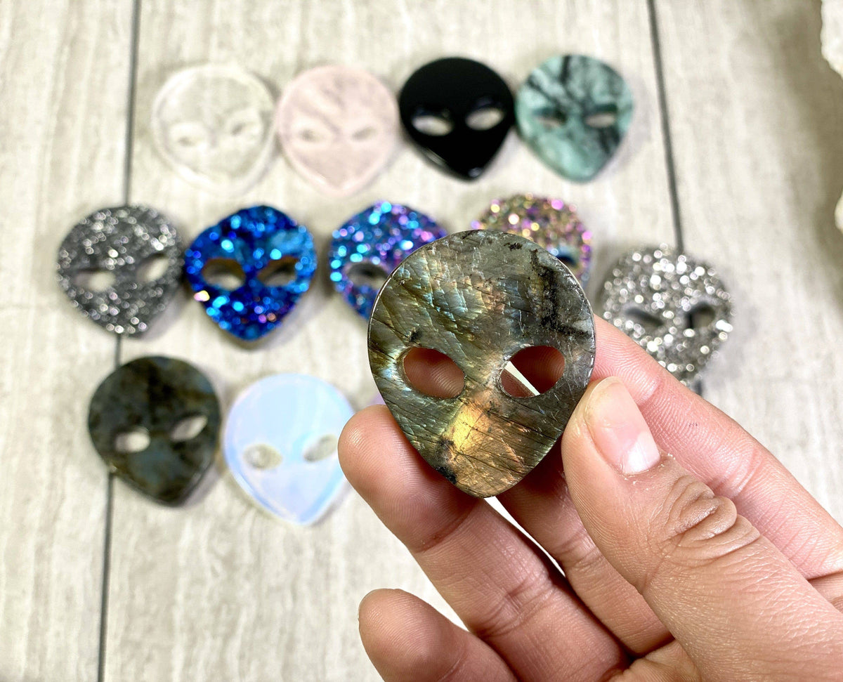 Gemstone Alien Head Spiritual Stone Crystal Cabochon: Crystal Quartz