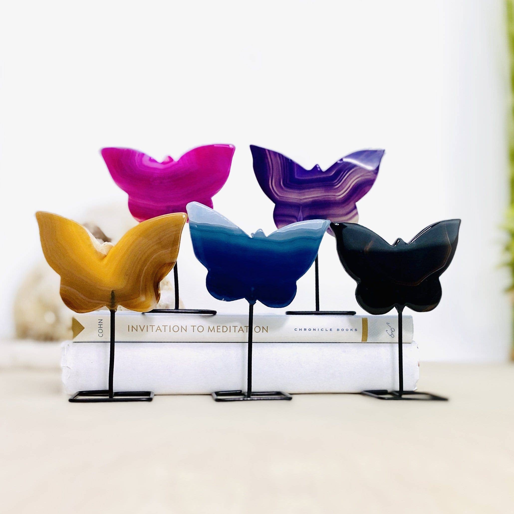 Carved Agate Stone on Metal Stand Crystal Moons Hearts: Purple / Heart
